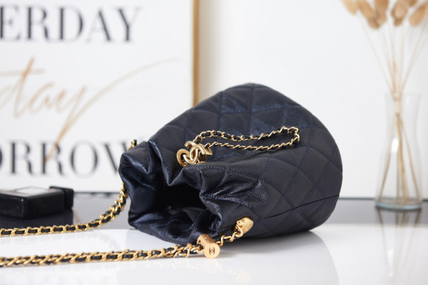 CL BUCKET BAG
