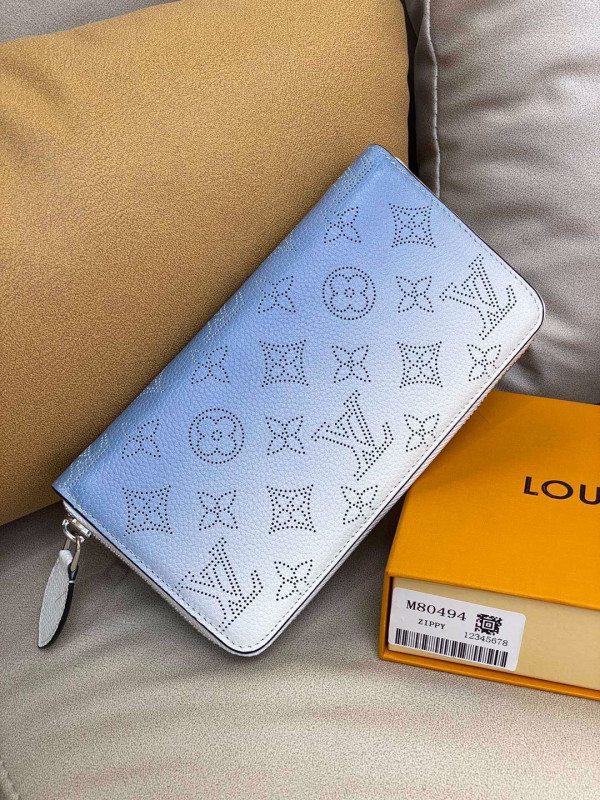 l**is V*t*n zippy wallet