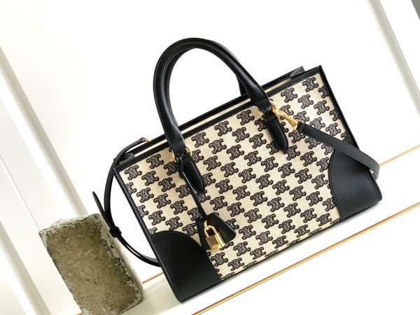 Ce**e horizontal cabas in textile with triomphe embroidery