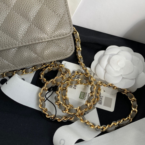 CL CHAIN WALLET CAVIAR NEW EDITION