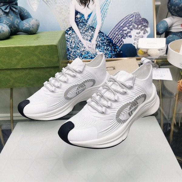 G*u*i run sneaker