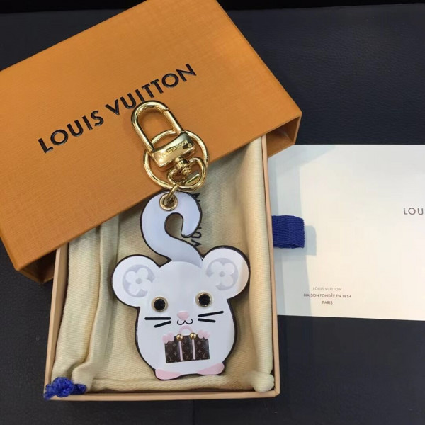 l**is V*t*n rat bag charm