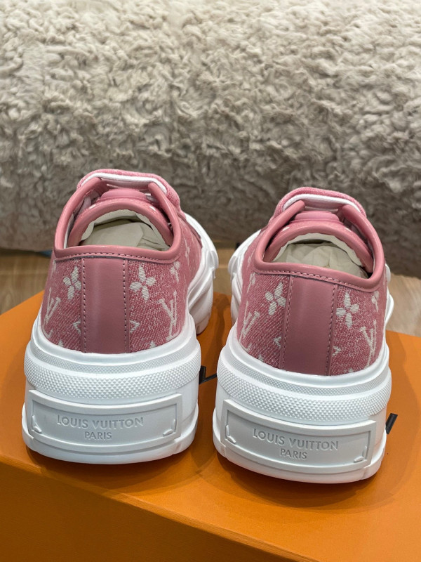 l**is V*t*n squad sneaker