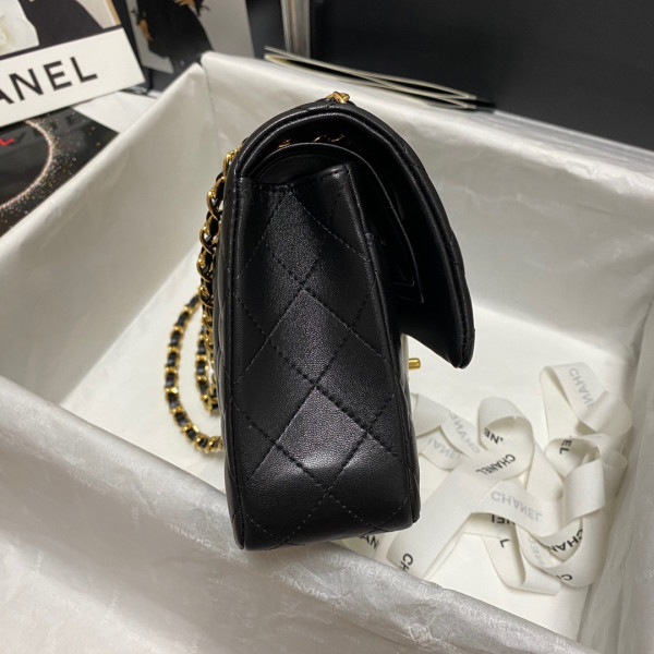 CL CLASSIC HANDBAG