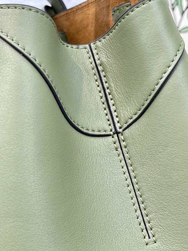 LOEWE Hammock Nugget bag