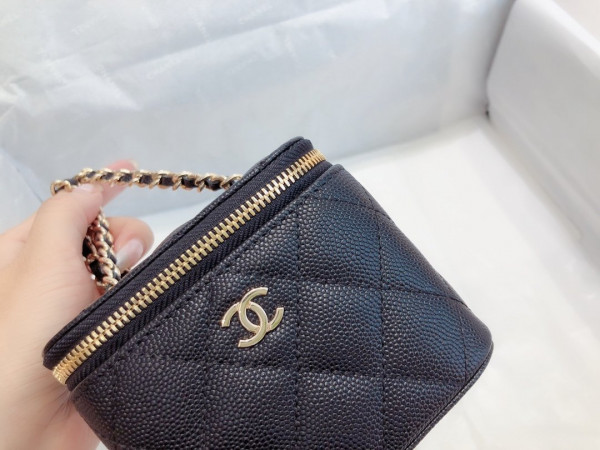 CL VANITY CASE