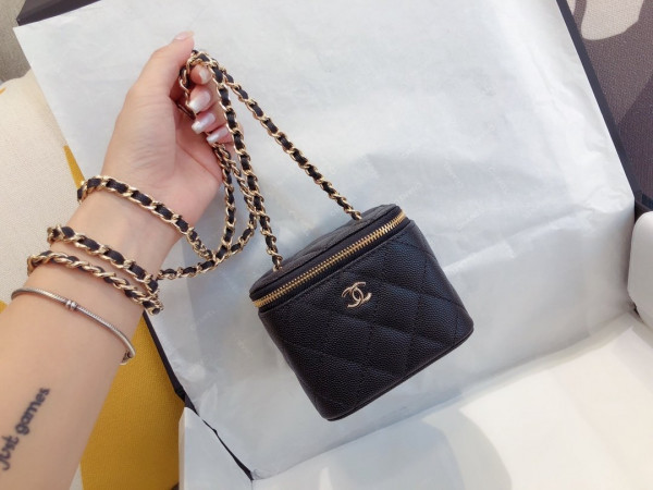 CL VANITY CASE