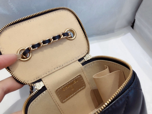 CL VANITY CASE