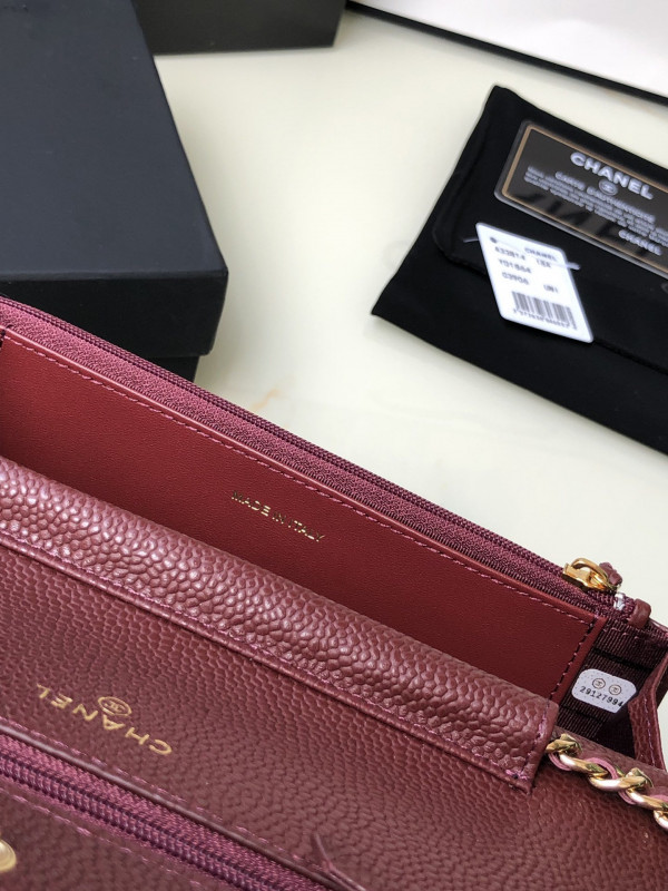 CL CHAIN WALLET CAVIAR