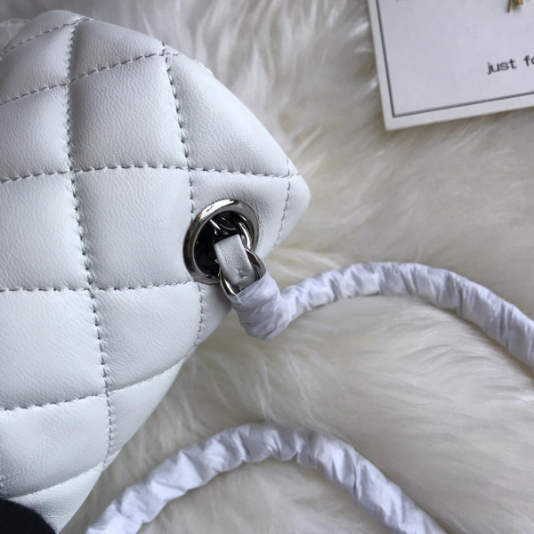 CL FLAP BAG 17CM