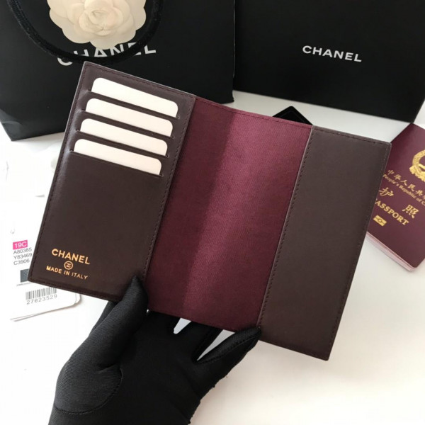CL PASSPORT HOLDER