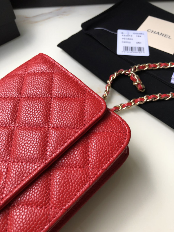 CL CHAIN WALLET CAVIAR WITH GOLD HARDWARE
