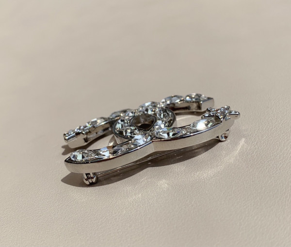 CL BROOCH