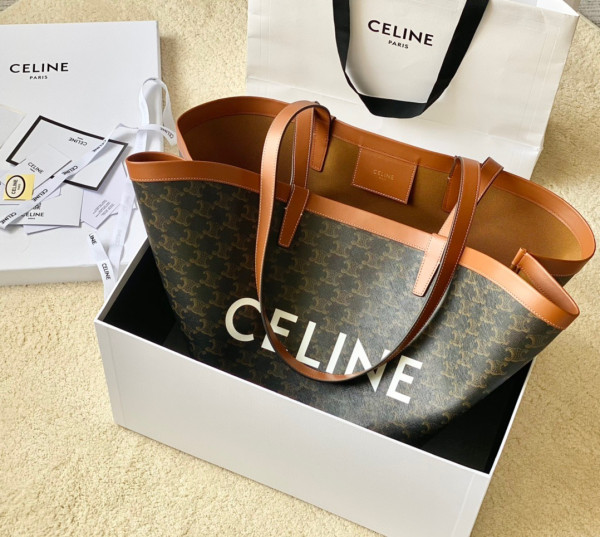 Ce**e medium couffin cuir triomphe