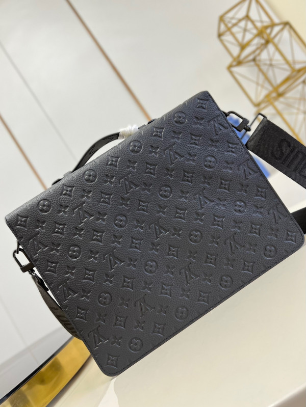 l**is V*t*n s lock briefcase