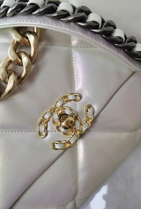 CL 19 LARGE FLAP BAG