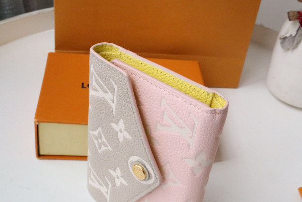 l**is V*t*n victorine wallet