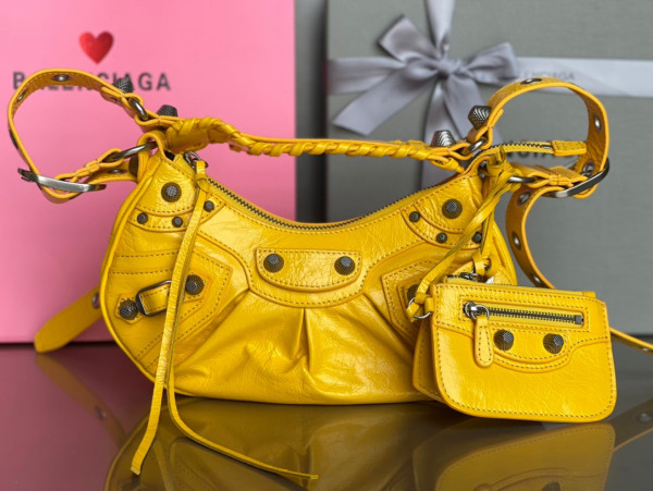Ba*len*cia*ga women''s le cagole xs shoulder bag