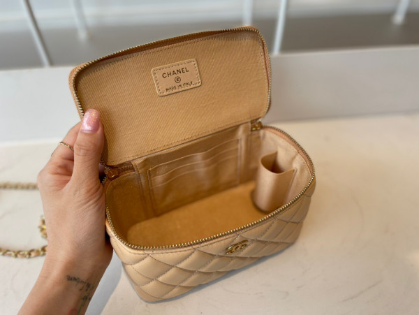 CL VANITY CASE