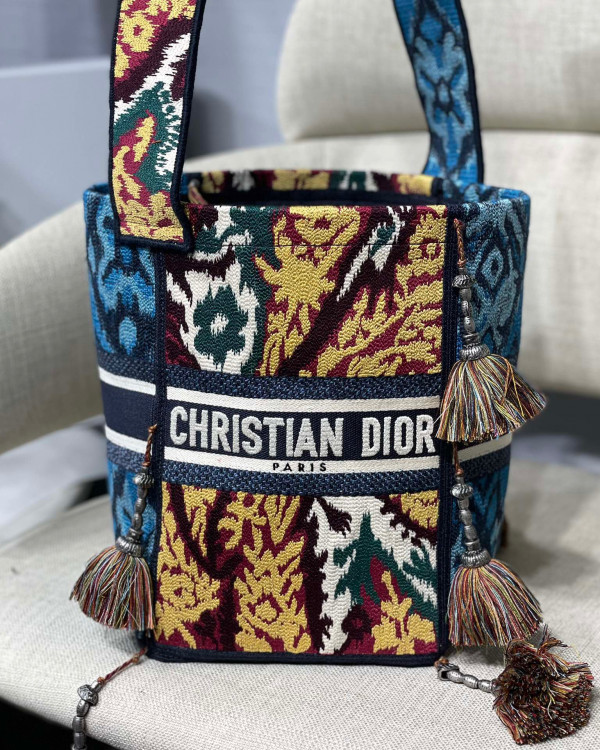 D*or d-bubble bucket bag