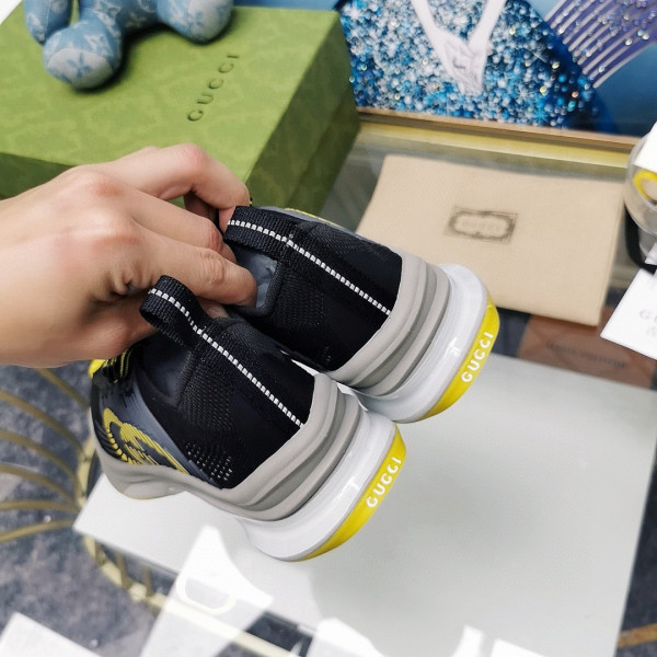 G*u*i run sneaker