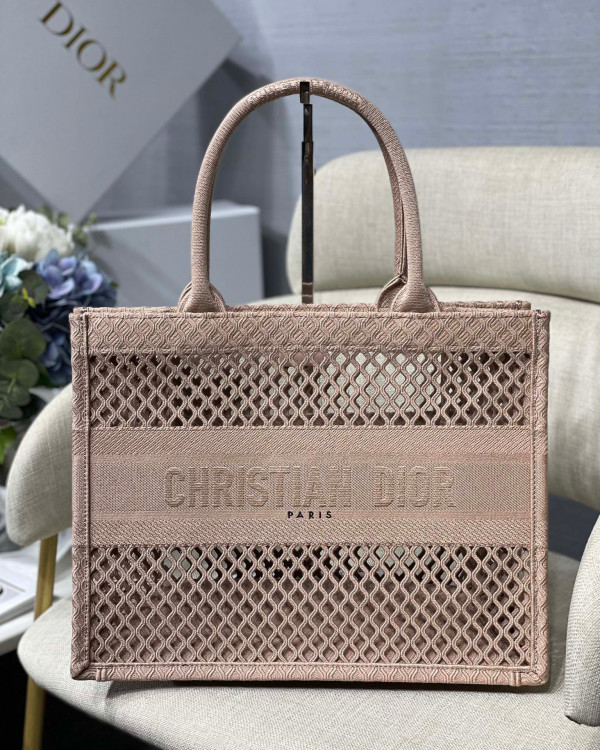 medium D*or book tote