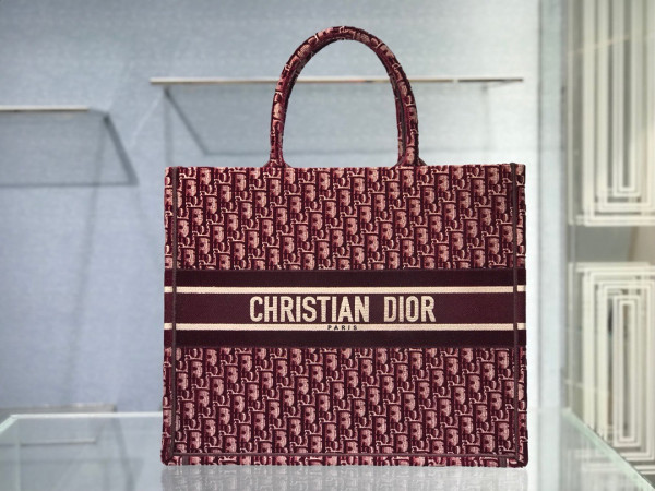 large D*or book tote