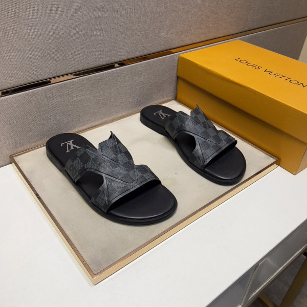 l**is V*t*n sandals