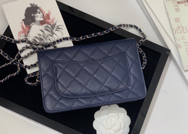 CL CHAIN WALLET CAVIAR WITH SILVER HARDWARE