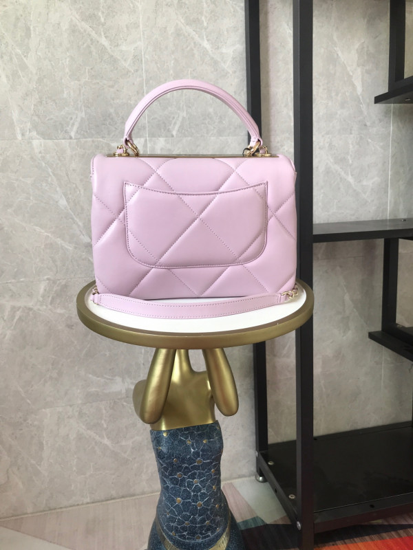 CL FLAP BAG WITH TOP HANDLE