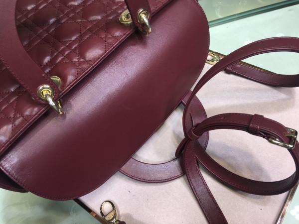 large lady D*or bag