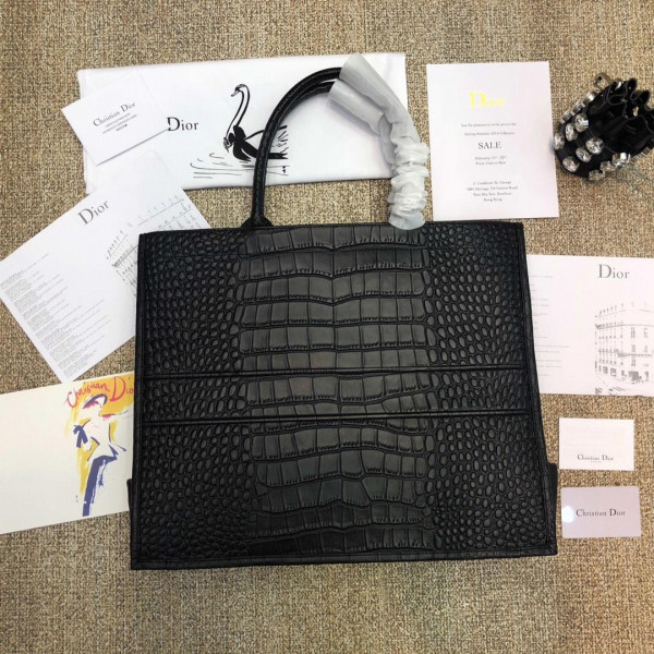 D*or oblique book tote