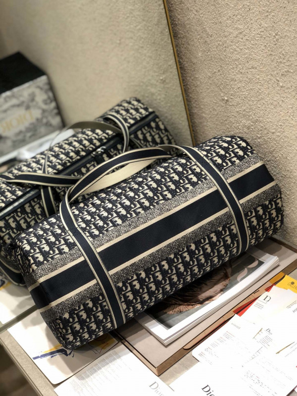 D*or duffle bag