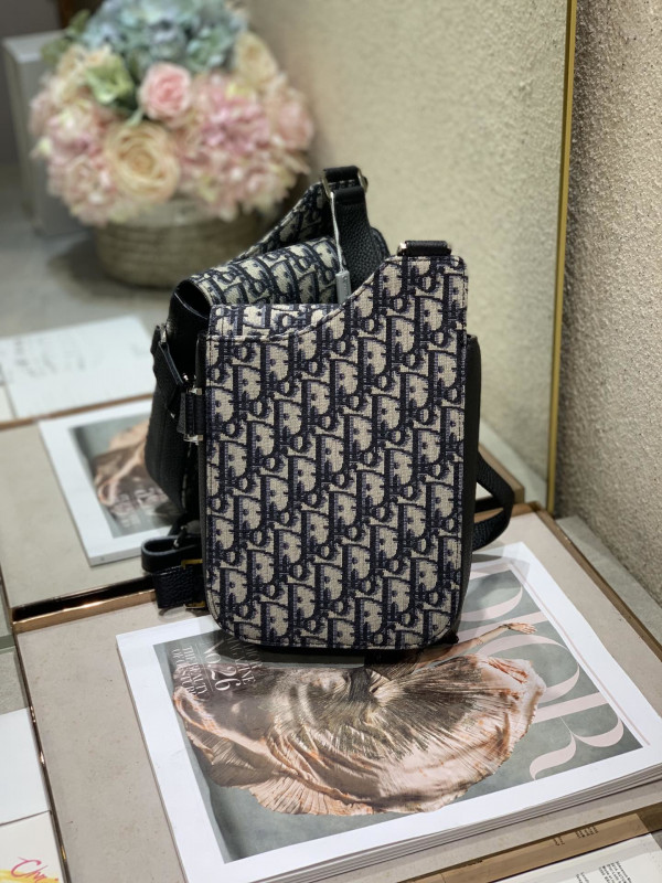 D*or saddle pouch