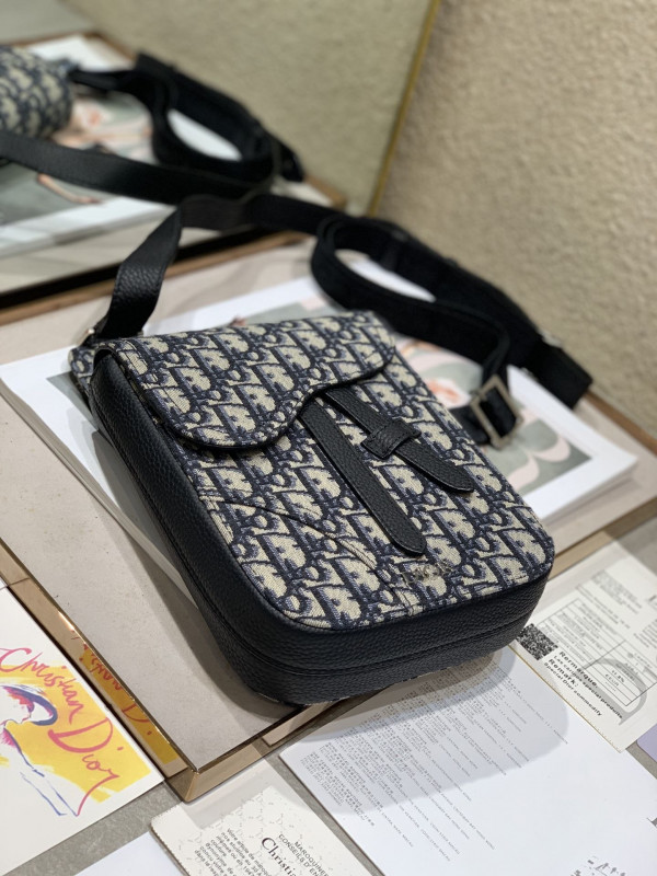 D*or saddle pouch