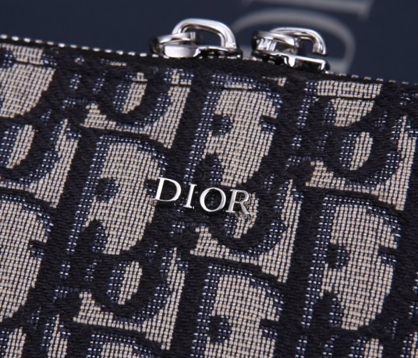 D*or pouch with shoulder strap