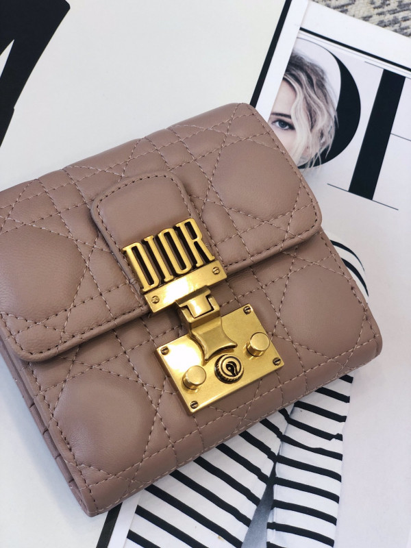D*oraddict wallet