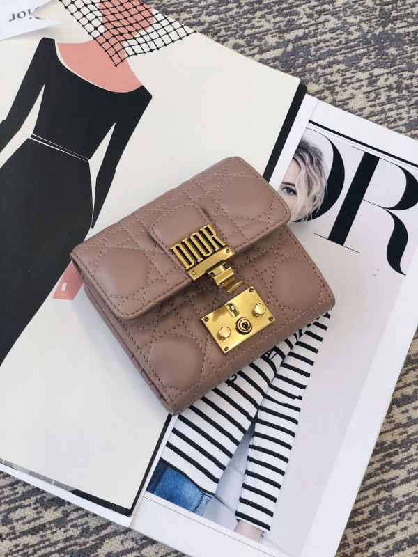 D*oraddict wallet