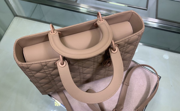 large lady D*or bag
