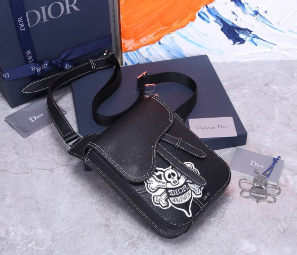 D*or saddle pouch