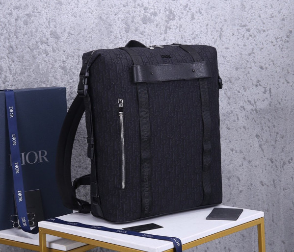 D*or backpack