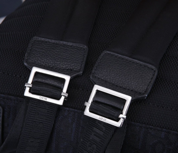 D*or backpack