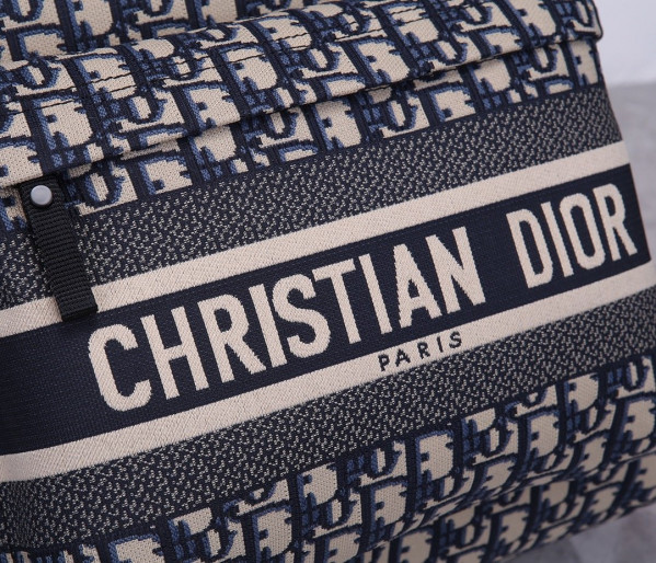 D*or backpack