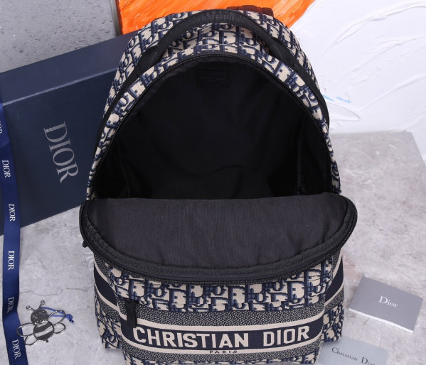 D*or backpack