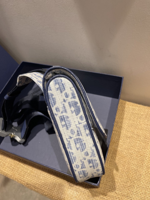D*or saddle bag
