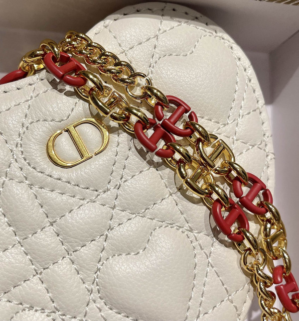D*or D*oramour caro heart pouch with chain