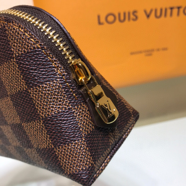 l**is V*t*n cosmetic pouch