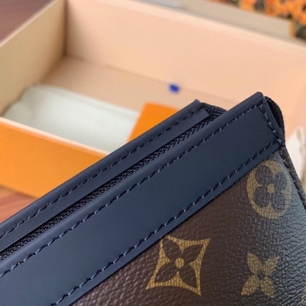 l**is V*t*n pochette voyage mm
