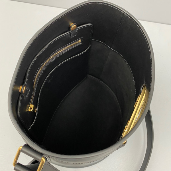 Ce**e bucket maillon