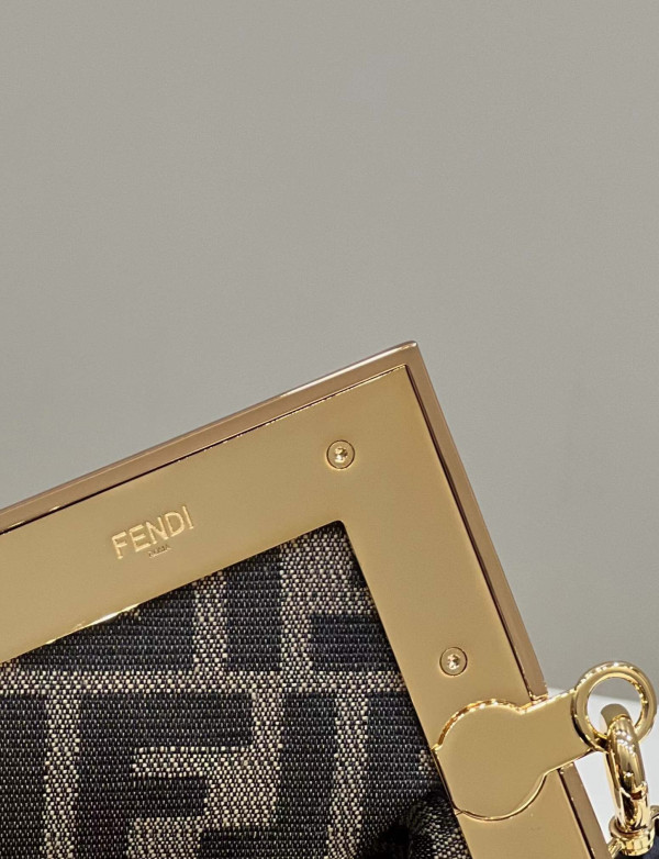 F**di first-32.5-15-23.5cm